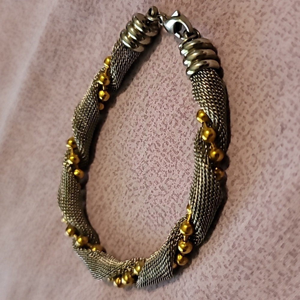Entwined Metal Mesh around Golden Bead Detail Bracelet (23)